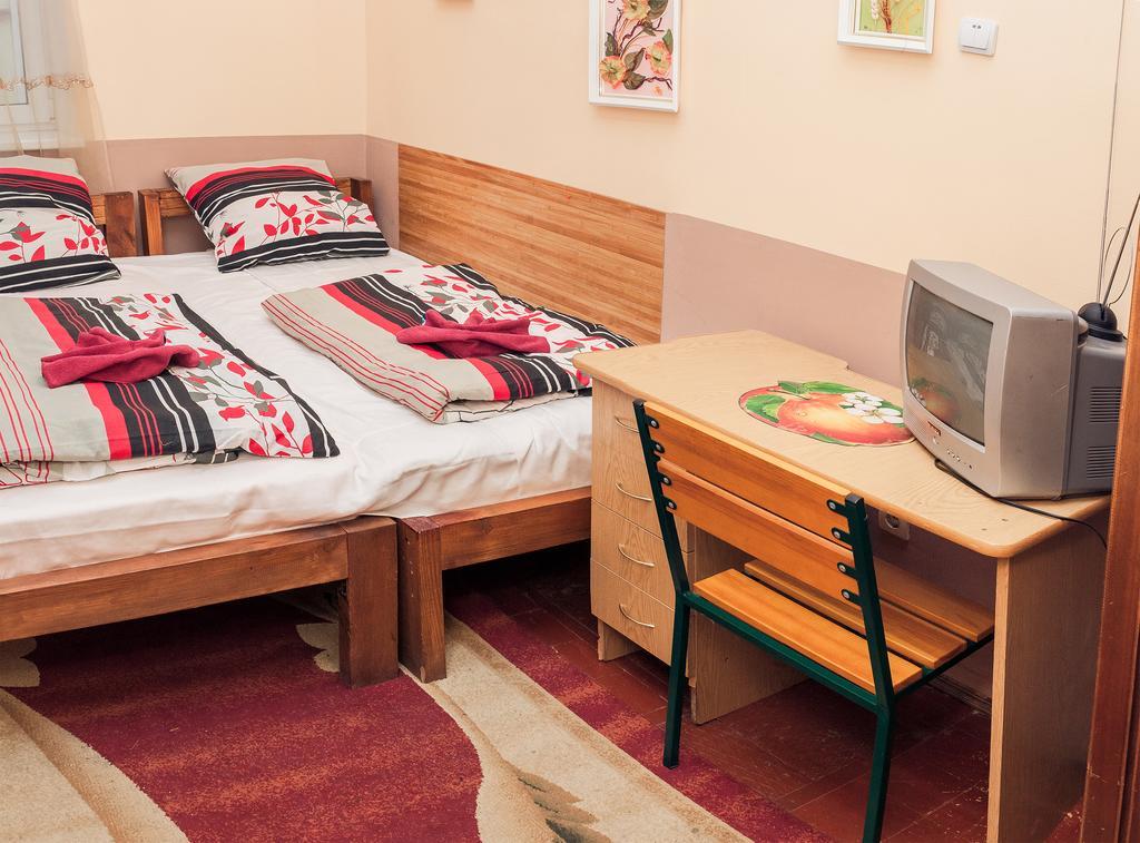 Apple Hostel Lviv Oda fotoğraf